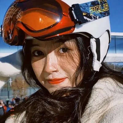 骑偶难下海报